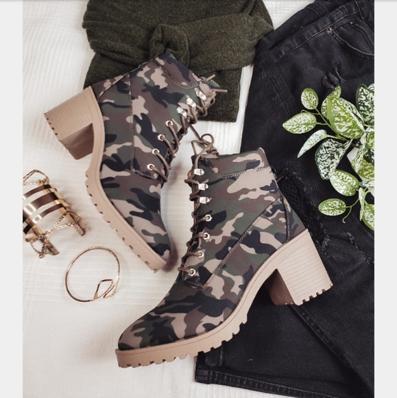 Super Trooper// camo lace up boots - Picture 4 of 5